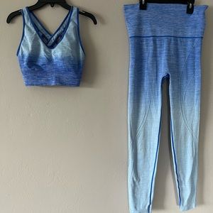 Blue sports bra set with active leggings